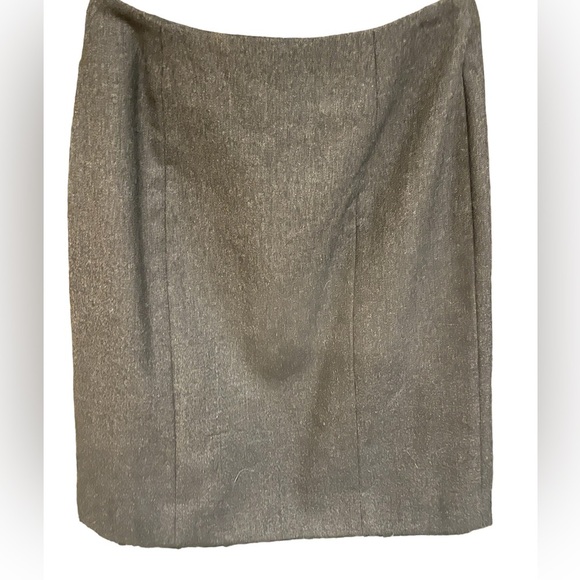 🔥Jones New York 100% all season wool skirt size 2P.  High quality! - Picture 2 of 5